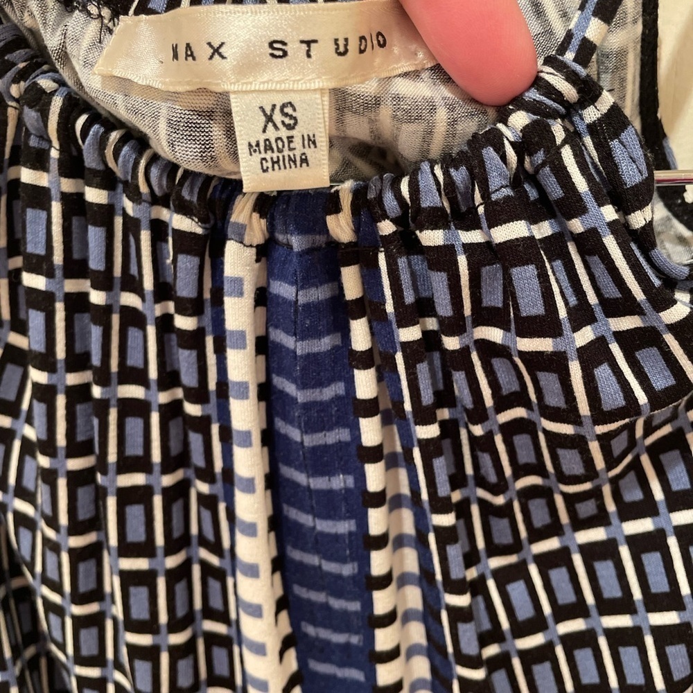 Max Studio Halter Top- Size XS​ - Picture 3 of 4
